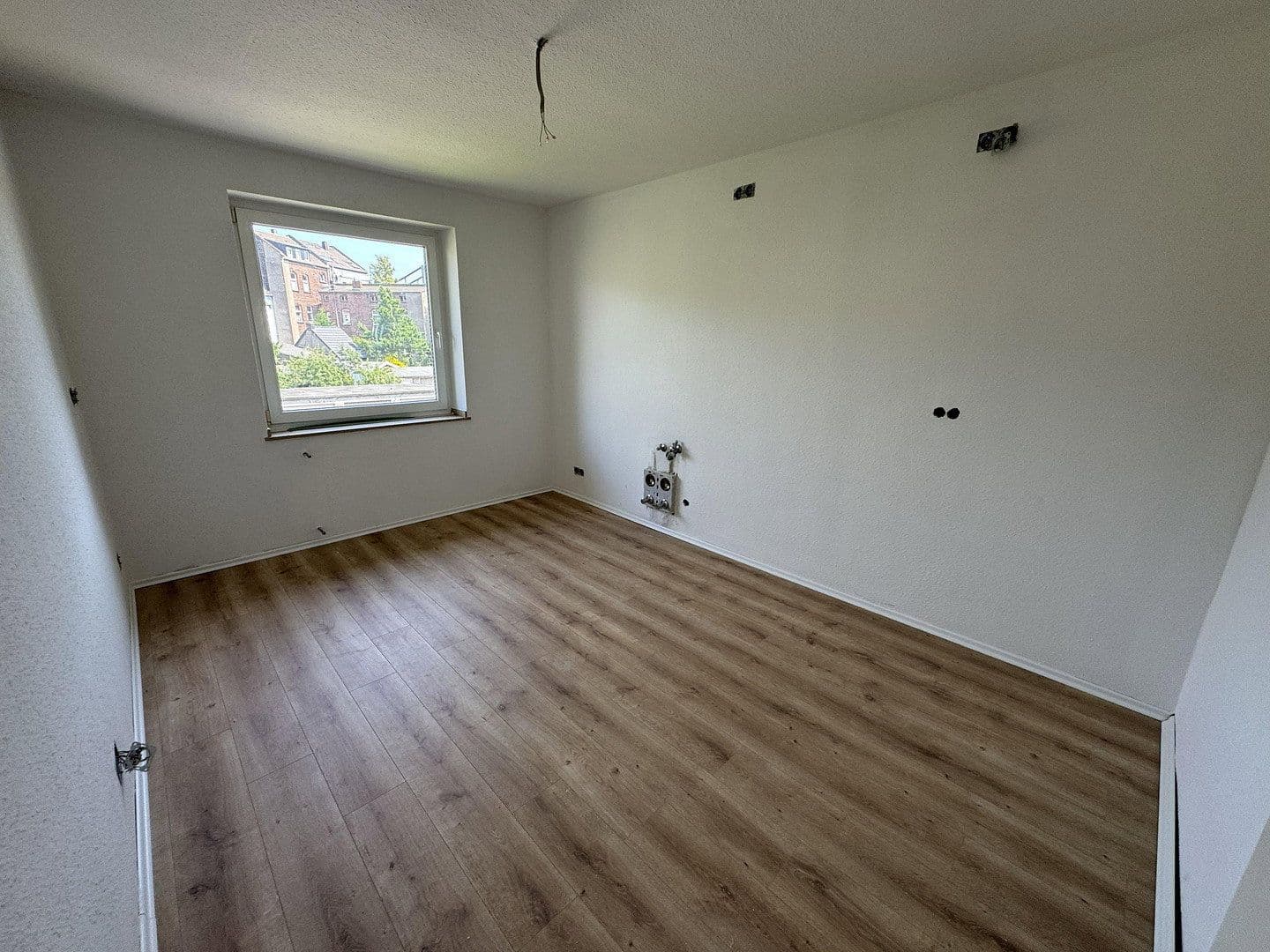 Prenájom bytu 2-izbový 67 m², Nikolausweg, Krefeld, Severné Porýnie - Westfálsko Prenájom bytu 2-izbový 67 m², Nikolausweg, Krefeld, Severné Porýnie - Westfálsko