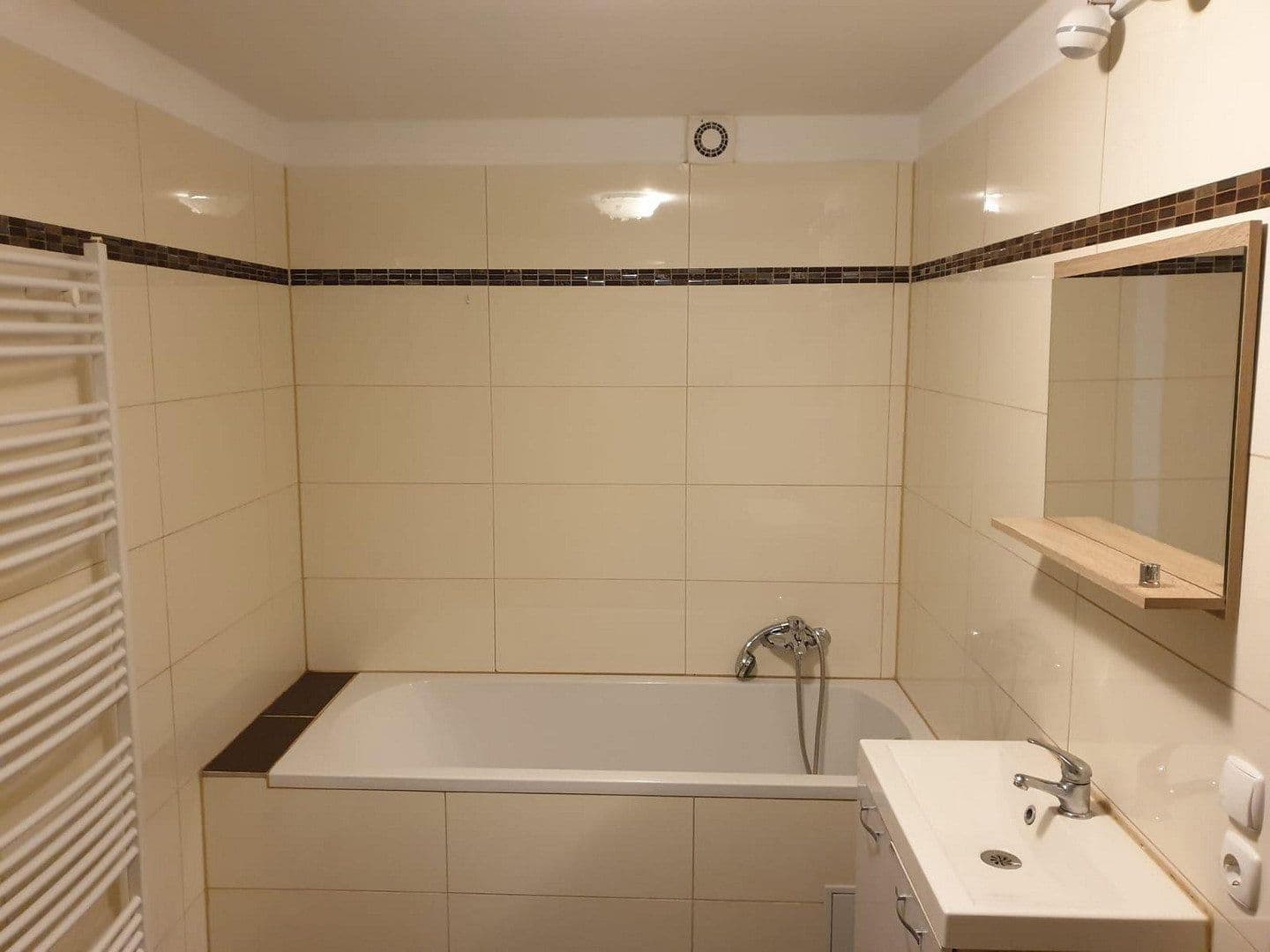 Prenájom bytu 3-izbový 75 m², Beethovenstraß,5, Esslingen am Neckar, Bádensko-Wurttembersko Prenájom bytu 3-izbový 75 m², Beethovenstraß,5, Esslingen am Neckar, Bádensko-Wurttembersko