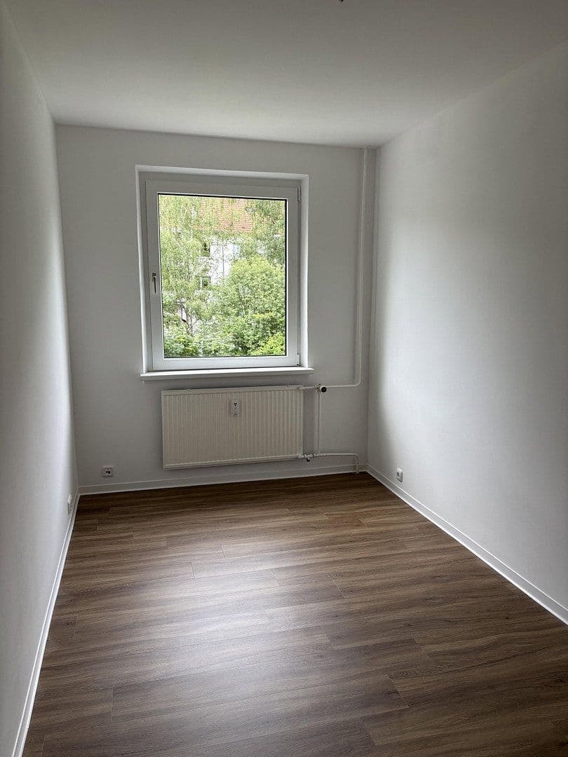 Prenájom bytu 3-izbový 62 m², Straße der DSF 32, Güstrow, Meklenbursko-Predpomoransko Prenájom bytu 3-izbový 62 m², Straße der DSF 32, Güstrow, Meklenbursko-Predpomoransko