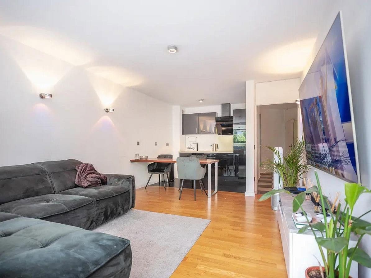 Prenájom bytu 2-izbový 56 m², München, Bavorsko Prenájom bytu 2-izbový 56 m², München, Bavorsko