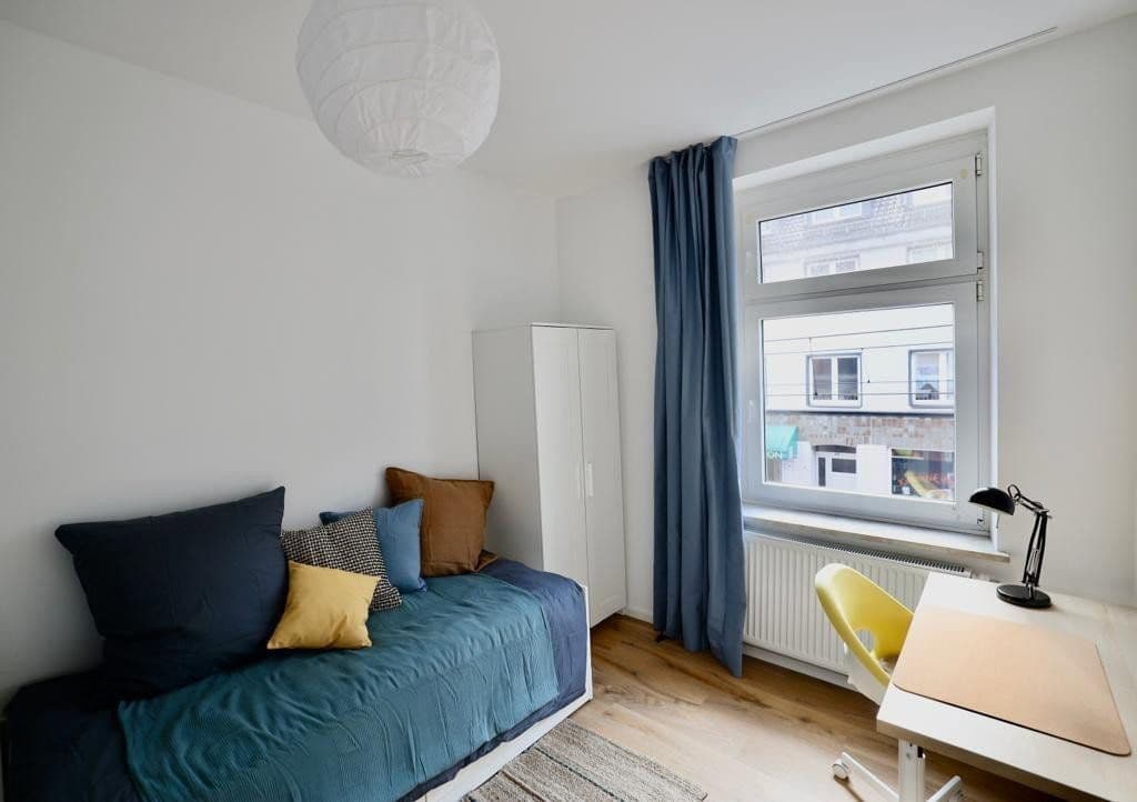 Prenájom bytu 4-izbový 10 m², Gumbertstr 97, Düsseldorf, Severné Porýnie - Westfálsko Prenájom bytu 4-izbový 10 m², Gumbertstr 97, Düsseldorf, Severné Porýnie - Westfálsko