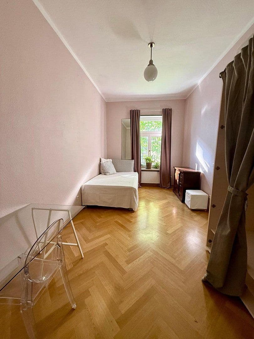 Prenájom bytu 1-izbový 15 m², Kaiserstraße 40, München, Bavorsko Prenájom bytu 1-izbový 15 m², Kaiserstraße 40, München, Bavorsko