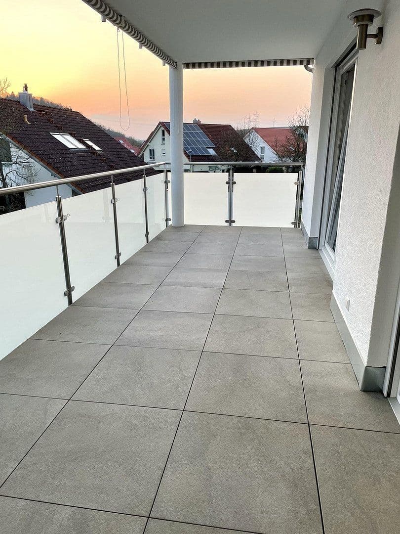 Prenájom bytu 3-izbový 85 m², Lauffen am Neckar, Bádensko-Wurttembersko Prenájom bytu 3-izbový 85 m², Lauffen am Neckar, Bádensko-Wurttembersko
