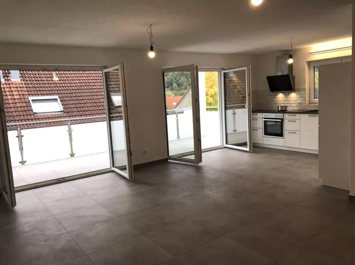 Prenájom bytu 3-izbový 85 m², Lauffen am Neckar, Bádensko-Wurttembersko Prenájom bytu 3-izbový 85 m², Lauffen am Neckar, Bádensko-Wurttembersko