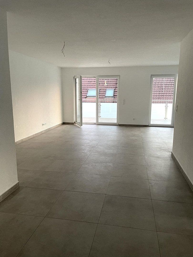 Prenájom bytu 3-izbový 85 m², Lauffen am Neckar, Bádensko-Wurttembersko Prenájom bytu 3-izbový 85 m², Lauffen am Neckar, Bádensko-Wurttembersko