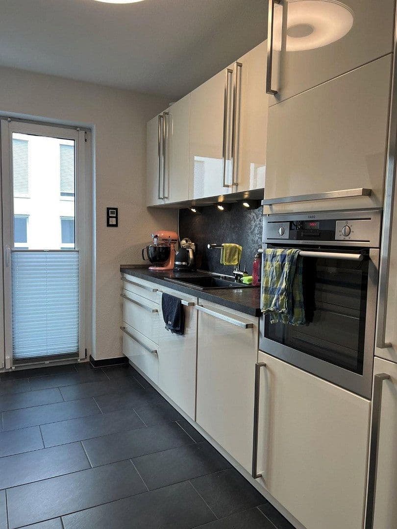 Prenájom bytu 3-izbový 94 m², Oswald-Hesse-Straße 14, Stuttgart, Bádensko-Wurttembersko Prenájom bytu 3-izbový 94 m², Oswald-Hesse-Straße 14, Stuttgart, Bádensko-Wurttembersko