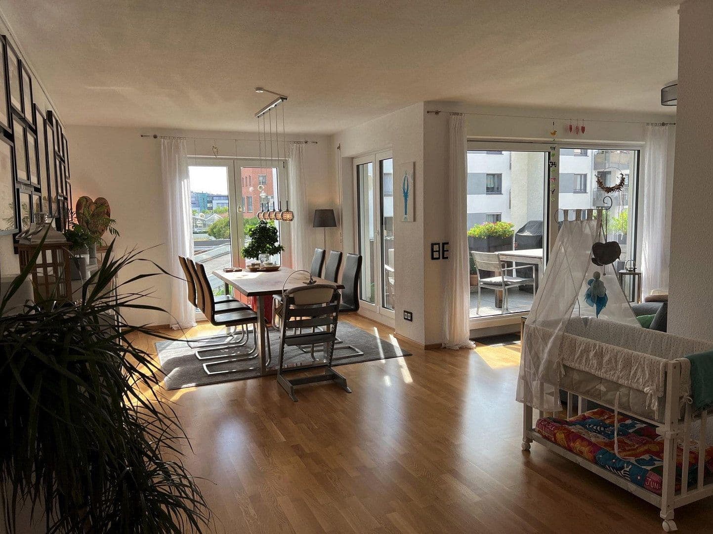 Prenájom bytu 3-izbový 94 m², Oswald-Hesse-Straße 14, Stuttgart, Bádensko-Wurttembersko Prenájom bytu 3-izbový 94 m², Oswald-Hesse-Straße 14, Stuttgart, Bádensko-Wurttembersko