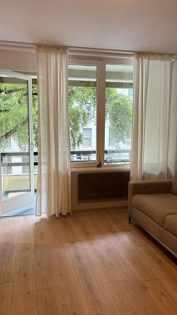 Prenájom bytu 1-izbový 28 m², Arcostr 10, Berlin, Berlín Prenájom bytu 1-izbový 28 m², Arcostr 10, Berlin, Berlín