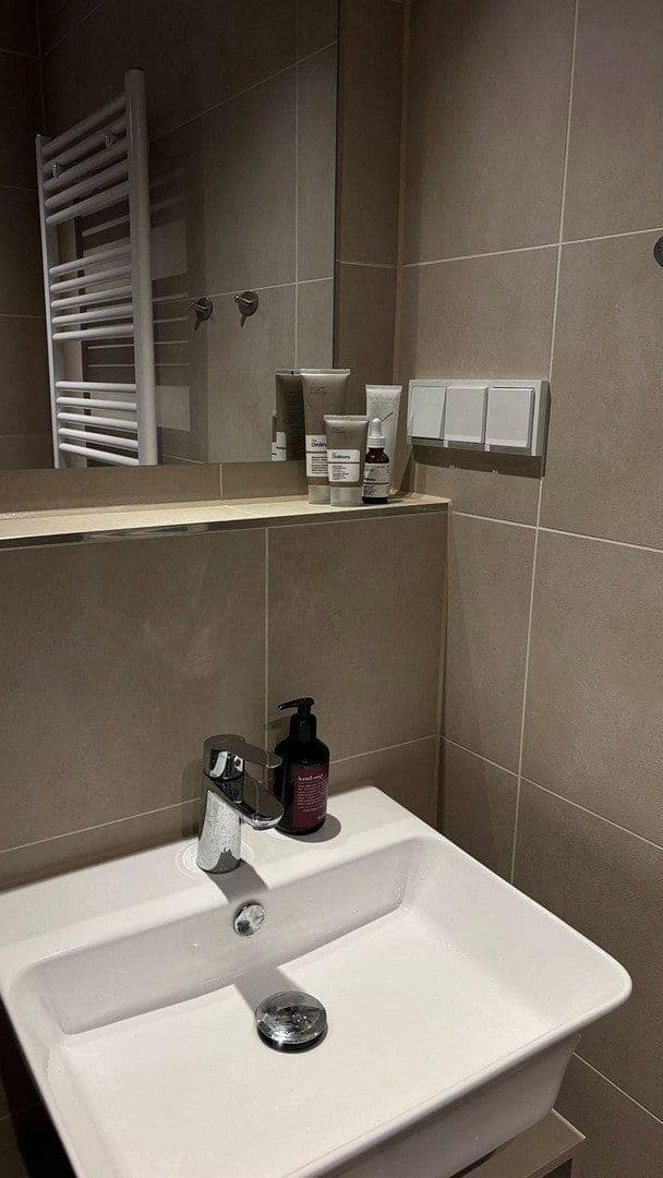 Prenájom bytu 1-izbový 28 m², Arcostr 10, Berlin, Berlín Prenájom bytu 1-izbový 28 m², Arcostr 10, Berlin, Berlín