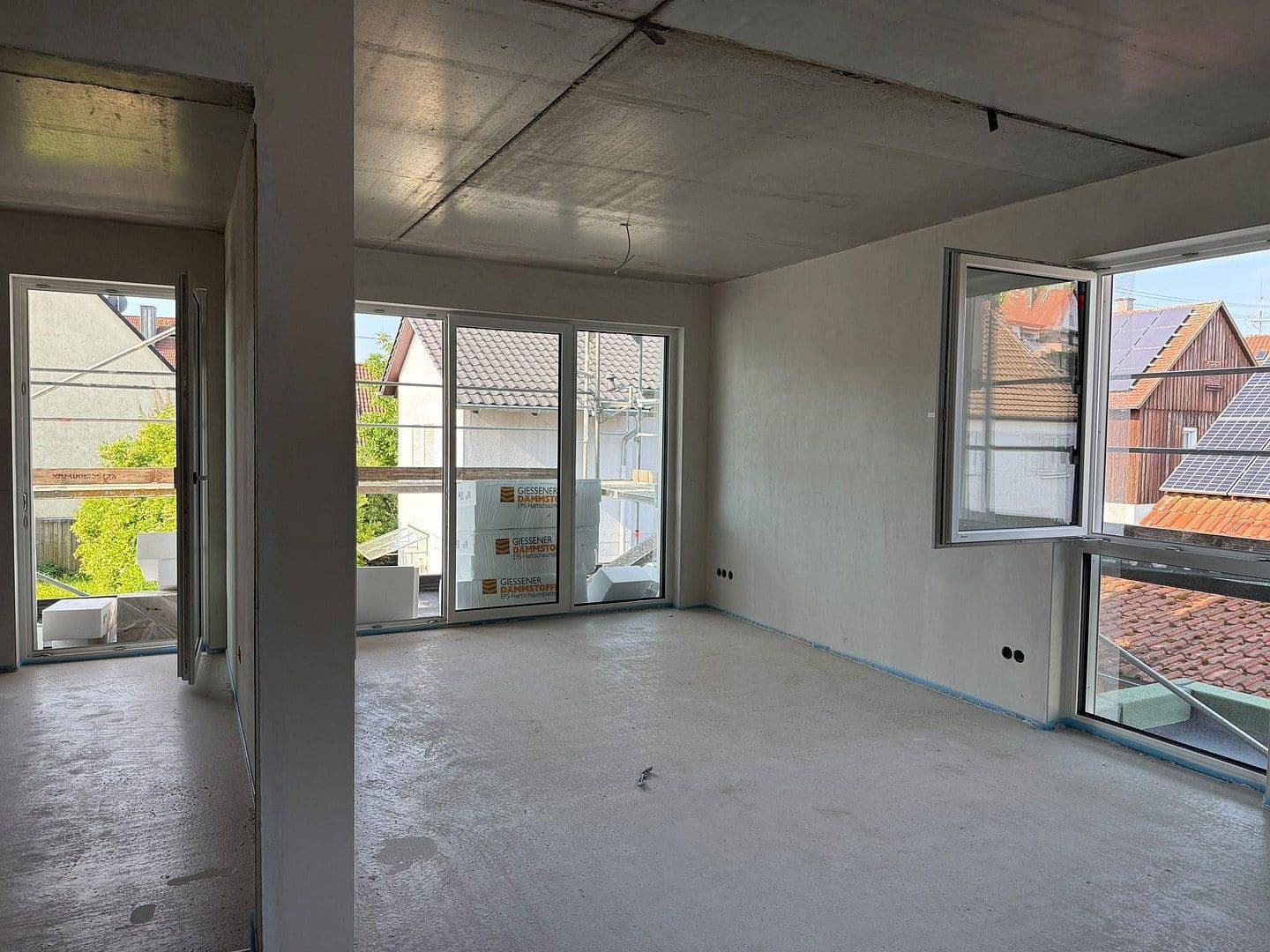 Prenájom bytu 4-izbový 77 m², Esslingen am Neckar, Bádensko-Wurttembersko Prenájom bytu 4-izbový 77 m², Esslingen am Neckar, Bádensko-Wurttembersko