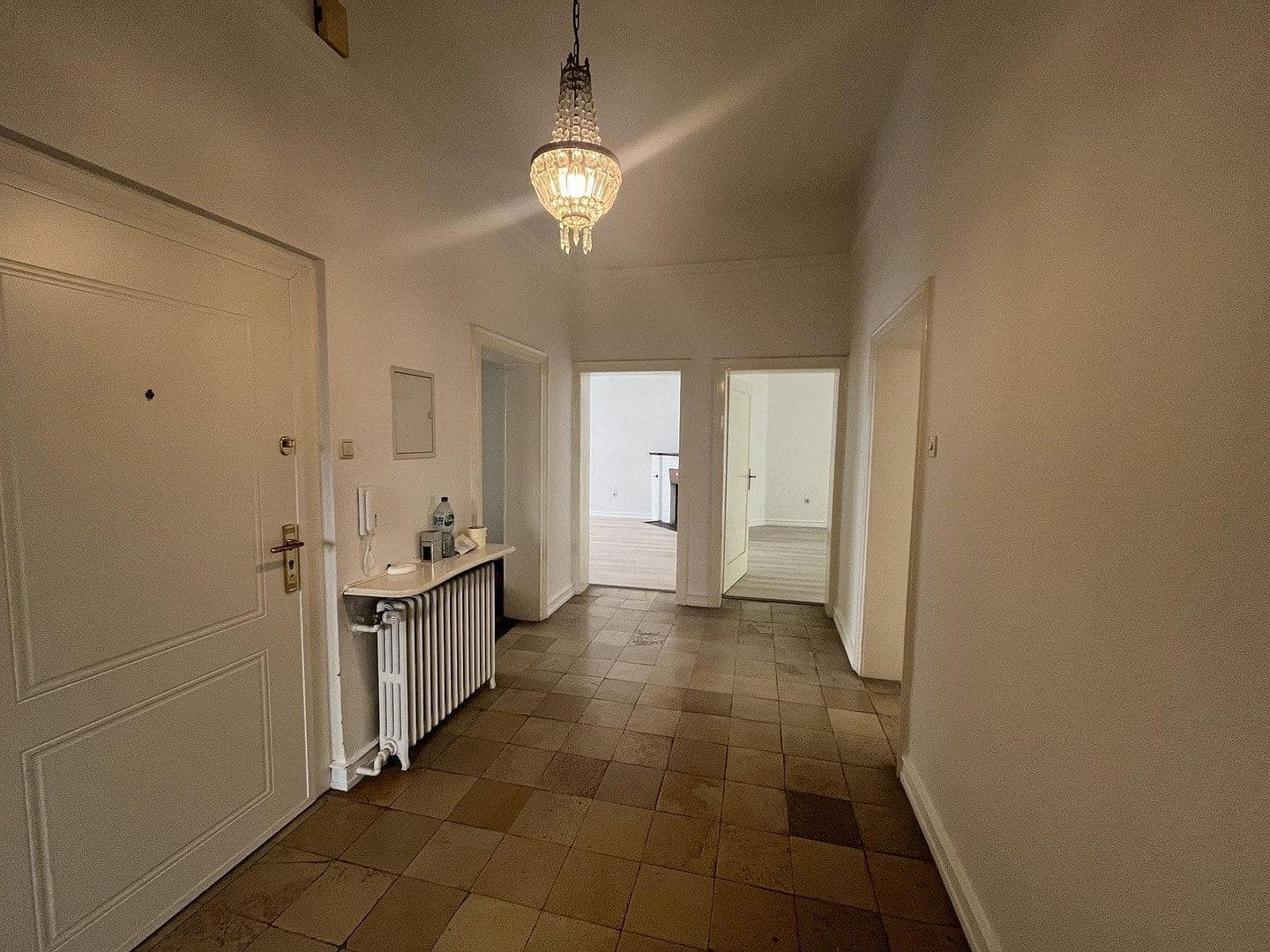 Prenájom bytu 5-izbový 155 m², Körnerstr.18, Offenbach, Hesensko Prenájom bytu 5-izbový 155 m², Körnerstr.18, Offenbach, Hesensko