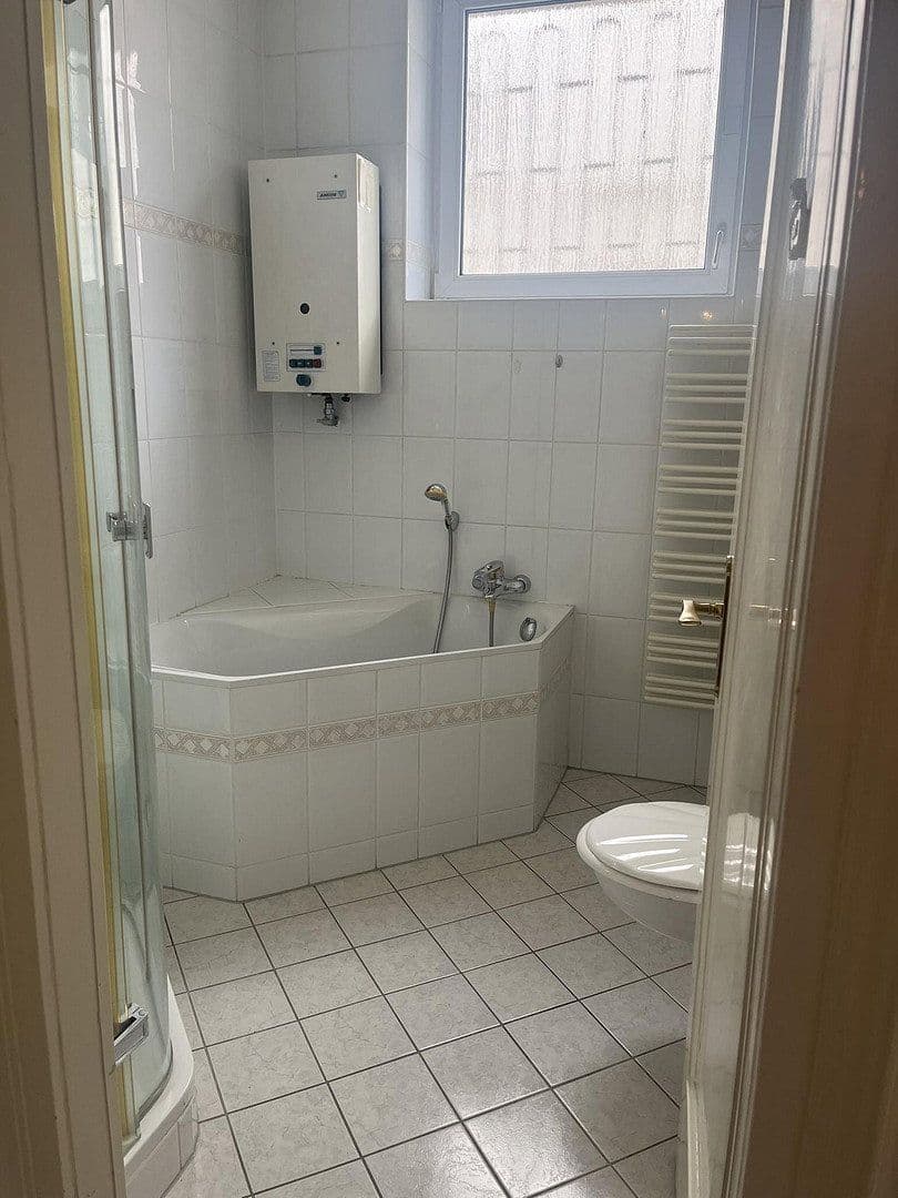 Prenájom bytu 5-izbový 155 m², Körnerstr.18, Offenbach, Hesensko Prenájom bytu 5-izbový 155 m², Körnerstr.18, Offenbach, Hesensko