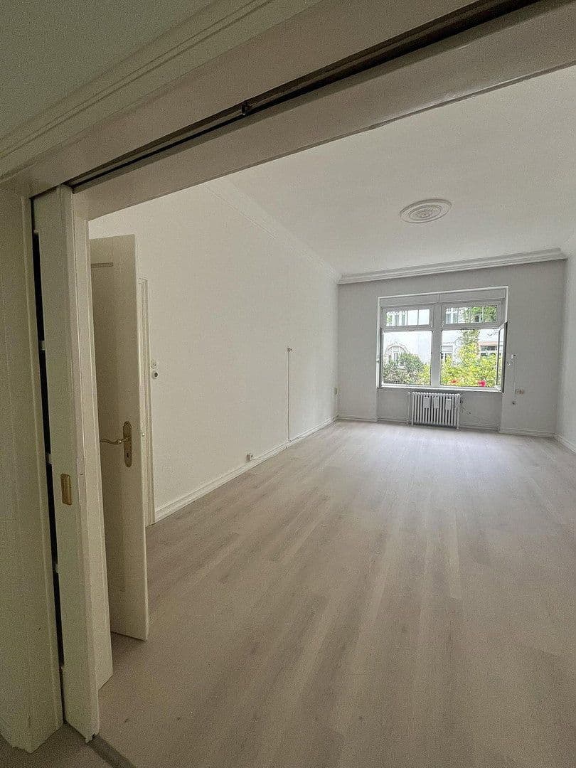 Prenájom bytu 5-izbový 155 m², Körnerstr.18, Offenbach, Hesensko Prenájom bytu 5-izbový 155 m², Körnerstr.18, Offenbach, Hesensko