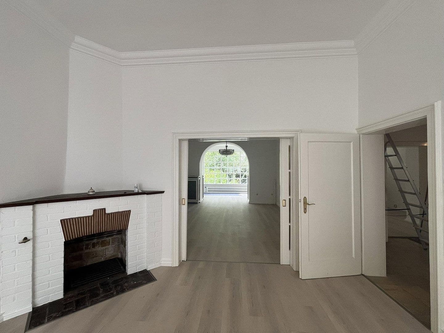 Prenájom bytu 5-izbový 155 m², Körnerstr.18, Offenbach, Hesensko Prenájom bytu 5-izbový 155 m², Körnerstr.18, Offenbach, Hesensko
