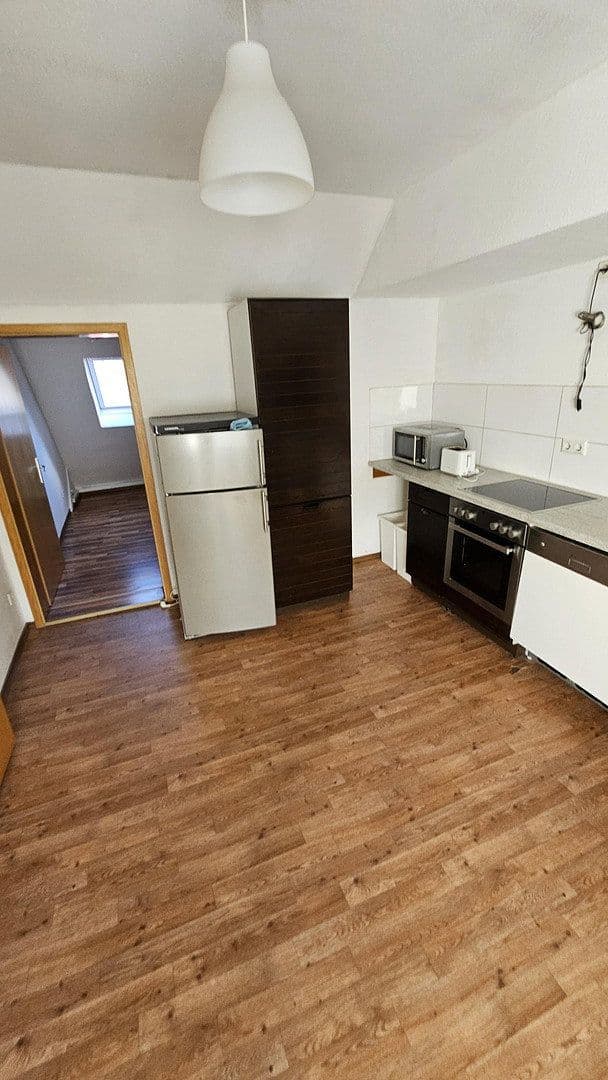 Prenájom bytu 4-izbový 93 m², Mülheimer Straße 76, Essen, Severné Porýnie - Westfálsko Prenájom bytu 4-izbový 93 m², Mülheimer Straße 76, Essen, Severné Porýnie - Westfálsko