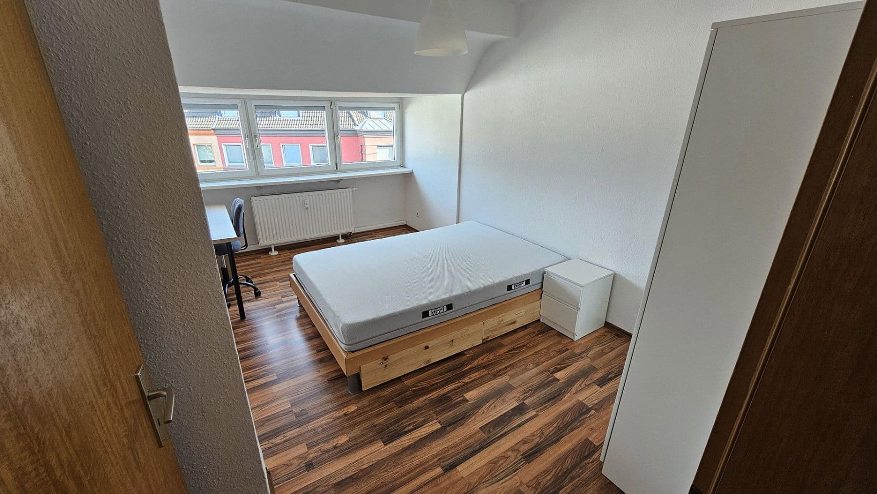 Prenájom bytu 4-izbový 93 m², Mülheimer Straße 76, Essen, Severné Porýnie - Westfálsko Prenájom bytu 4-izbový 93 m², Mülheimer Straße 76, Essen, Severné Porýnie - Westfálsko