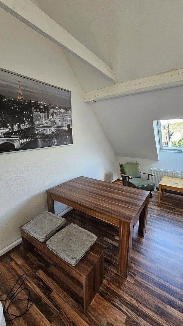 Prenájom bytu 4-izbový 93 m², Mülheimer Straße 76, Essen, Severné Porýnie - Westfálsko Prenájom bytu 4-izbový 93 m², Mülheimer Straße 76, Essen, Severné Porýnie - Westfálsko