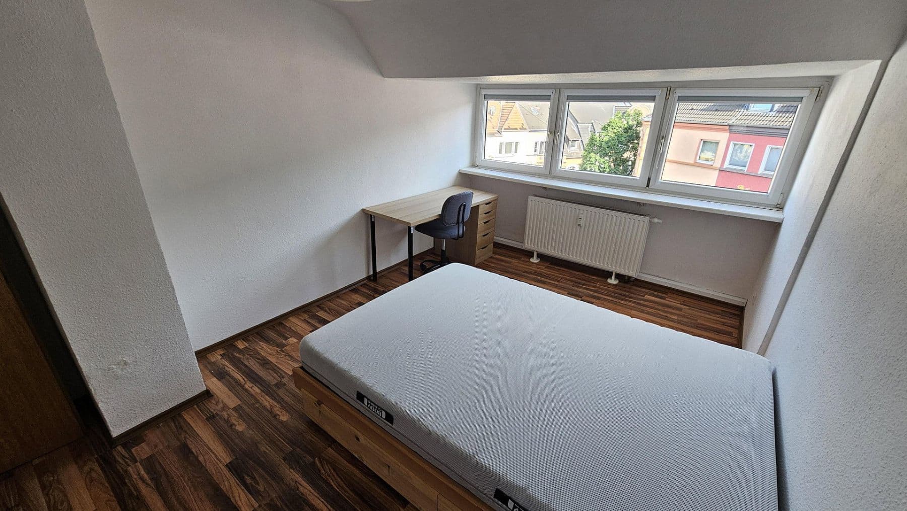 Prenájom bytu 4-izbový 93 m², Mülheimer Straße 76, Essen, Severné Porýnie - Westfálsko Prenájom bytu 4-izbový 93 m², Mülheimer Straße 76, Essen, Severné Porýnie - Westfálsko