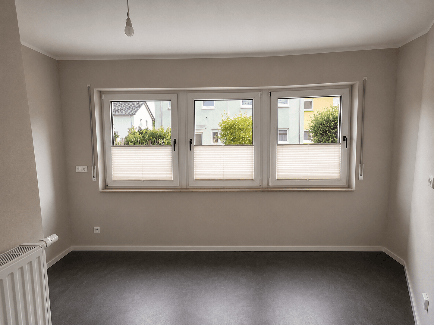 Prenájom bytu 2-izbový 62 m², An der Post 13, Weinböhla, Sasko Prenájom bytu 2-izbový 62 m², An der Post 13, Weinböhla, Sasko