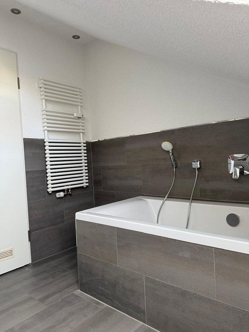 Predaj bytu 4-izbový 120 m², Wolfsburg, Dolné Sasko Predaj bytu 4-izbový 120 m², Wolfsburg, Dolné Sasko
