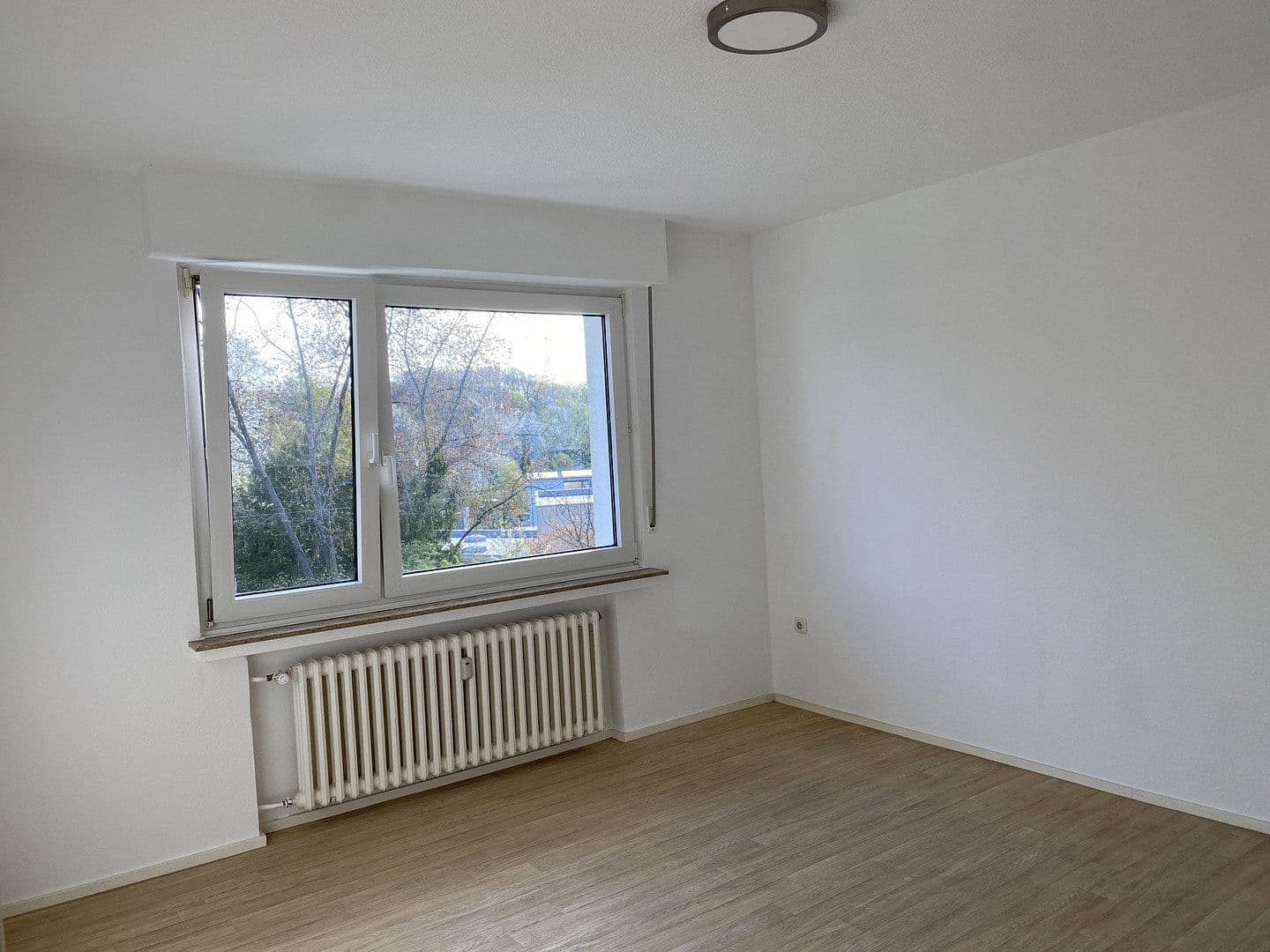Prenájom bytu 3-izbový 63 m², Bergisch Gladbach, Severné Porýnie - Westfálsko Prenájom bytu 3-izbový 63 m², Bergisch Gladbach, Severné Porýnie - Westfálsko