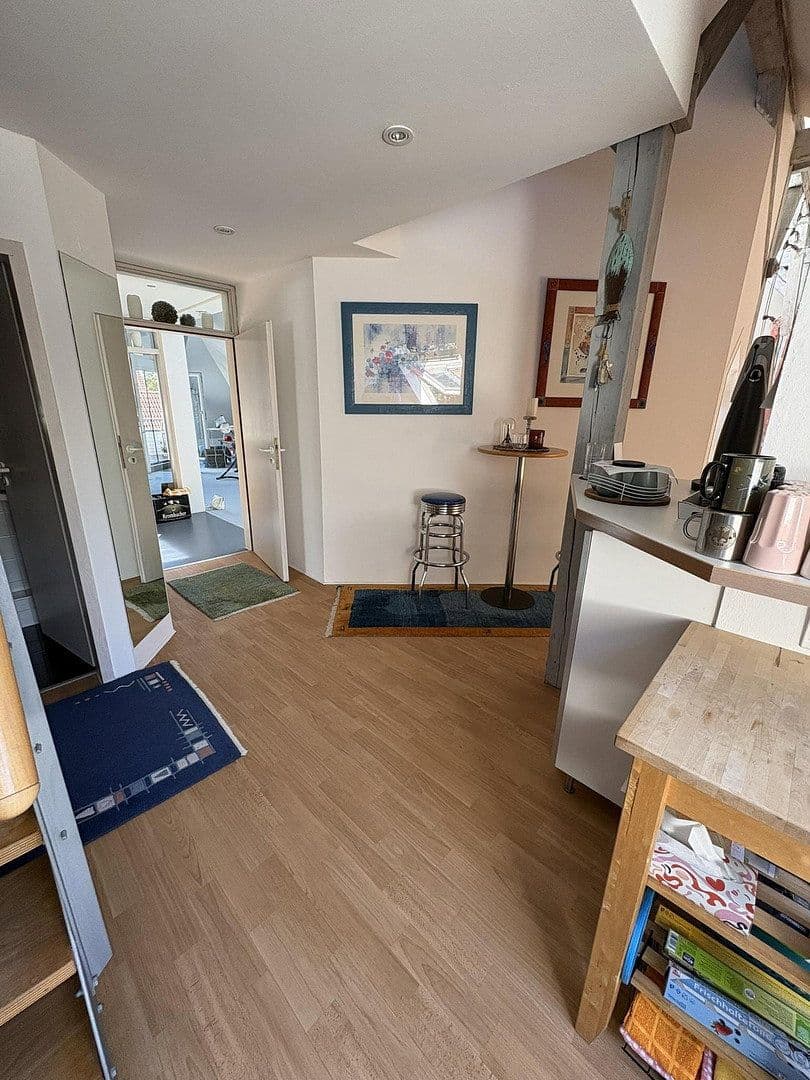 Prenájom bytu 3-izbový 214 m², Hannover, Dolné Sasko Prenájom bytu 3-izbový 214 m², Hannover, Dolné Sasko