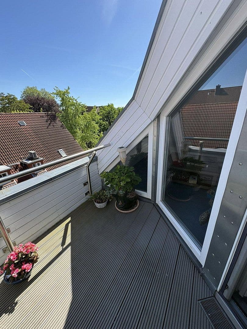 Prenájom bytu 3-izbový 214 m², Hannover, Dolné Sasko Prenájom bytu 3-izbový 214 m², Hannover, Dolné Sasko