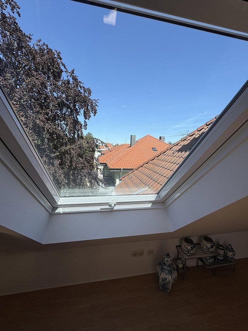 Prenájom bytu 3-izbový 214 m², Hannover, Dolné Sasko Prenájom bytu 3-izbový 214 m², Hannover, Dolné Sasko