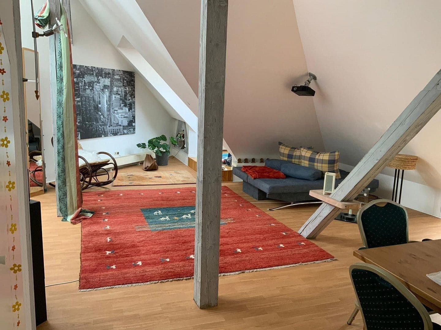Prenájom bytu 3-izbový 214 m², Hannover, Dolné Sasko Prenájom bytu 3-izbový 214 m², Hannover, Dolné Sasko