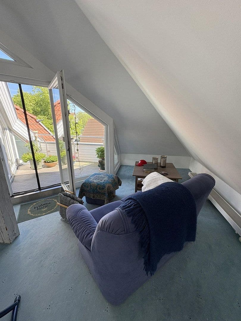 Prenájom bytu 3-izbový 214 m², Hannover, Dolné Sasko Prenájom bytu 3-izbový 214 m², Hannover, Dolné Sasko