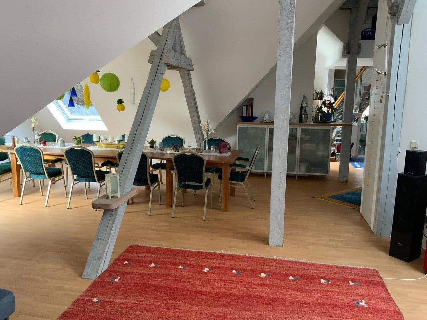 Prenájom bytu 3-izbový 214 m², Hannover, Dolné Sasko Prenájom bytu 3-izbový 214 m², Hannover, Dolné Sasko