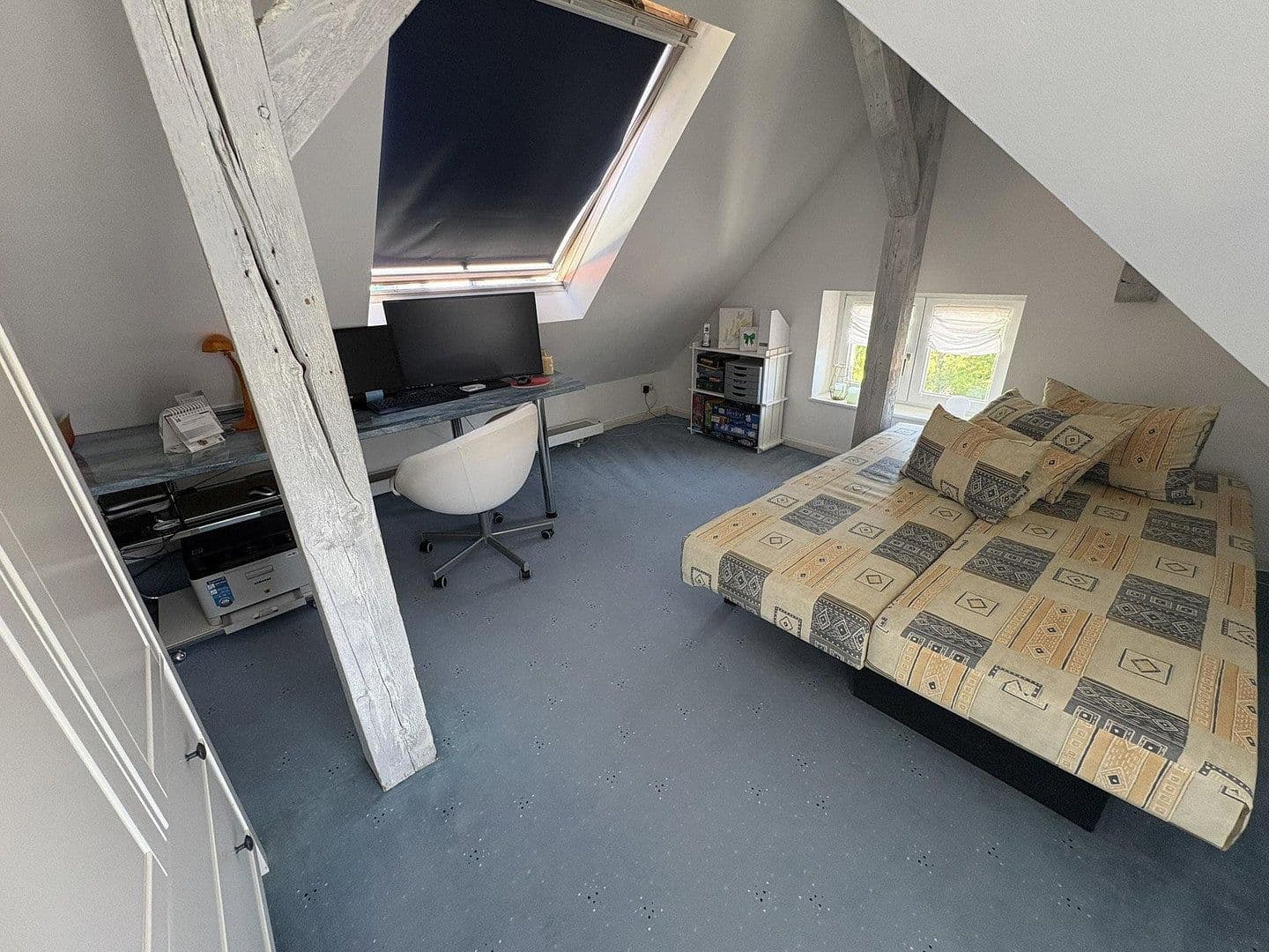 Prenájom bytu 3-izbový 214 m², Hannover, Dolné Sasko Prenájom bytu 3-izbový 214 m², Hannover, Dolné Sasko