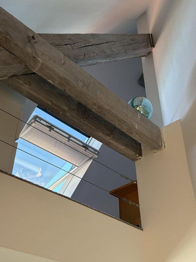Prenájom bytu 3-izbový 214 m², Hannover, Dolné Sasko Prenájom bytu 3-izbový 214 m², Hannover, Dolné Sasko