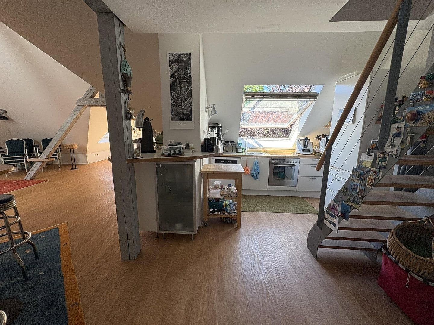 Prenájom bytu 3-izbový 214 m², Hannover, Dolné Sasko Prenájom bytu 3-izbový 214 m², Hannover, Dolné Sasko
