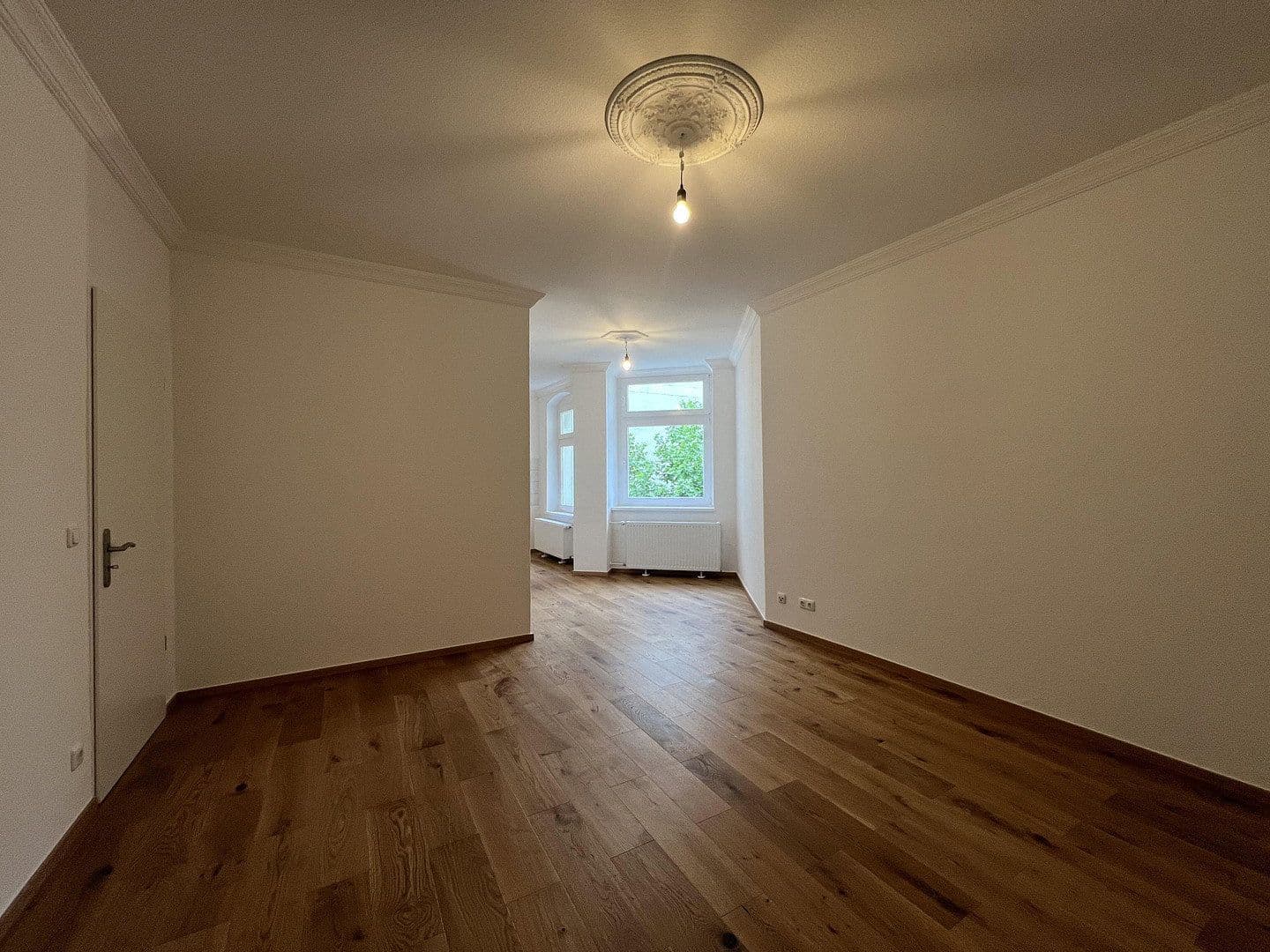 Predaj bytu 3-izbový 92 m², Berlin, Berlín Predaj bytu 3-izbový 92 m², Berlin, Berlín