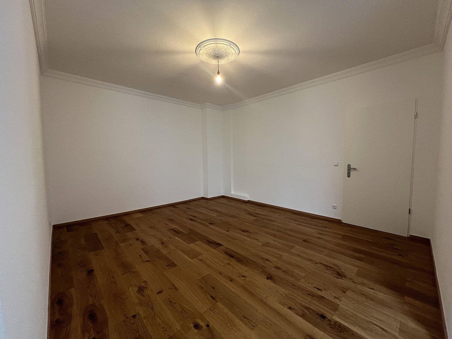 Predaj bytu 3-izbový 92 m², Berlin, Berlín Predaj bytu 3-izbový 92 m², Berlin, Berlín
