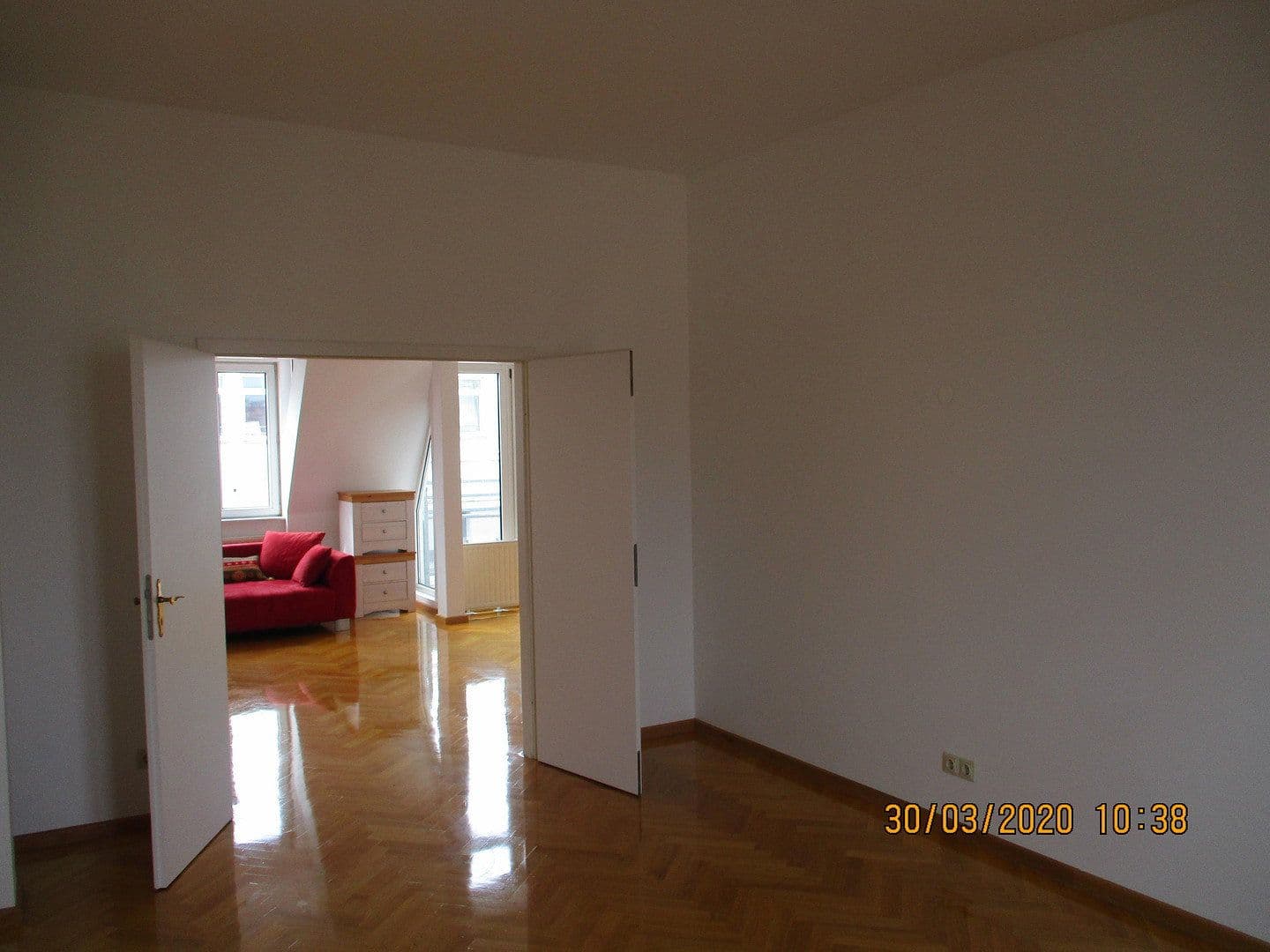 Prenájom bytu 4-izbový 105 m², Berlin, Berlín Prenájom bytu 4-izbový 105 m², Berlin, Berlín