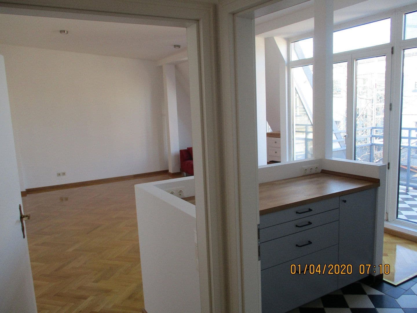 Prenájom bytu 4-izbový 105 m², Berlin, Berlín Prenájom bytu 4-izbový 105 m², Berlin, Berlín