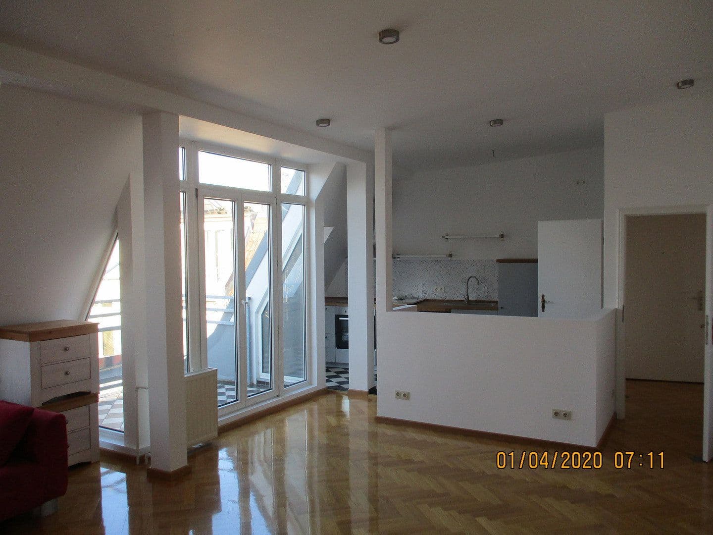 Prenájom bytu 4-izbový 105 m², Berlin, Berlín Prenájom bytu 4-izbový 105 m², Berlin, Berlín