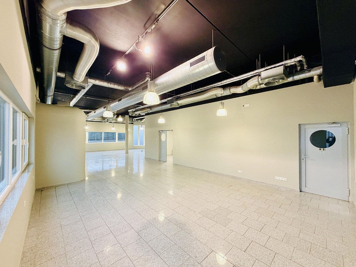 Prenájom nebytového priestoru 230 m², Draisstraße 1, Karlsbad, Bádensko-Wurttembersko Prenájom nebytového priestoru 230 m², Draisstraße 1, Karlsbad, Bádensko-Wurttembersko