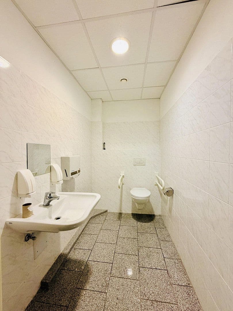 Prenájom nebytového priestoru 230 m², Draisstraße 1, Karlsbad, Bádensko-Wurttembersko Prenájom nebytového priestoru 230 m², Draisstraße 1, Karlsbad, Bádensko-Wurttembersko