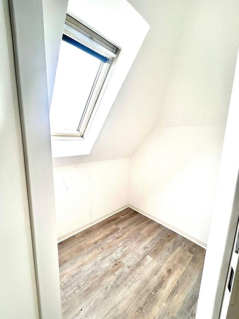 Prenájom bytu 2-izbový 90 m², Lutherstraße 8, Osnabrück, Dolné Sasko Prenájom bytu 2-izbový 90 m², Lutherstraße 8, Osnabrück, Dolné Sasko