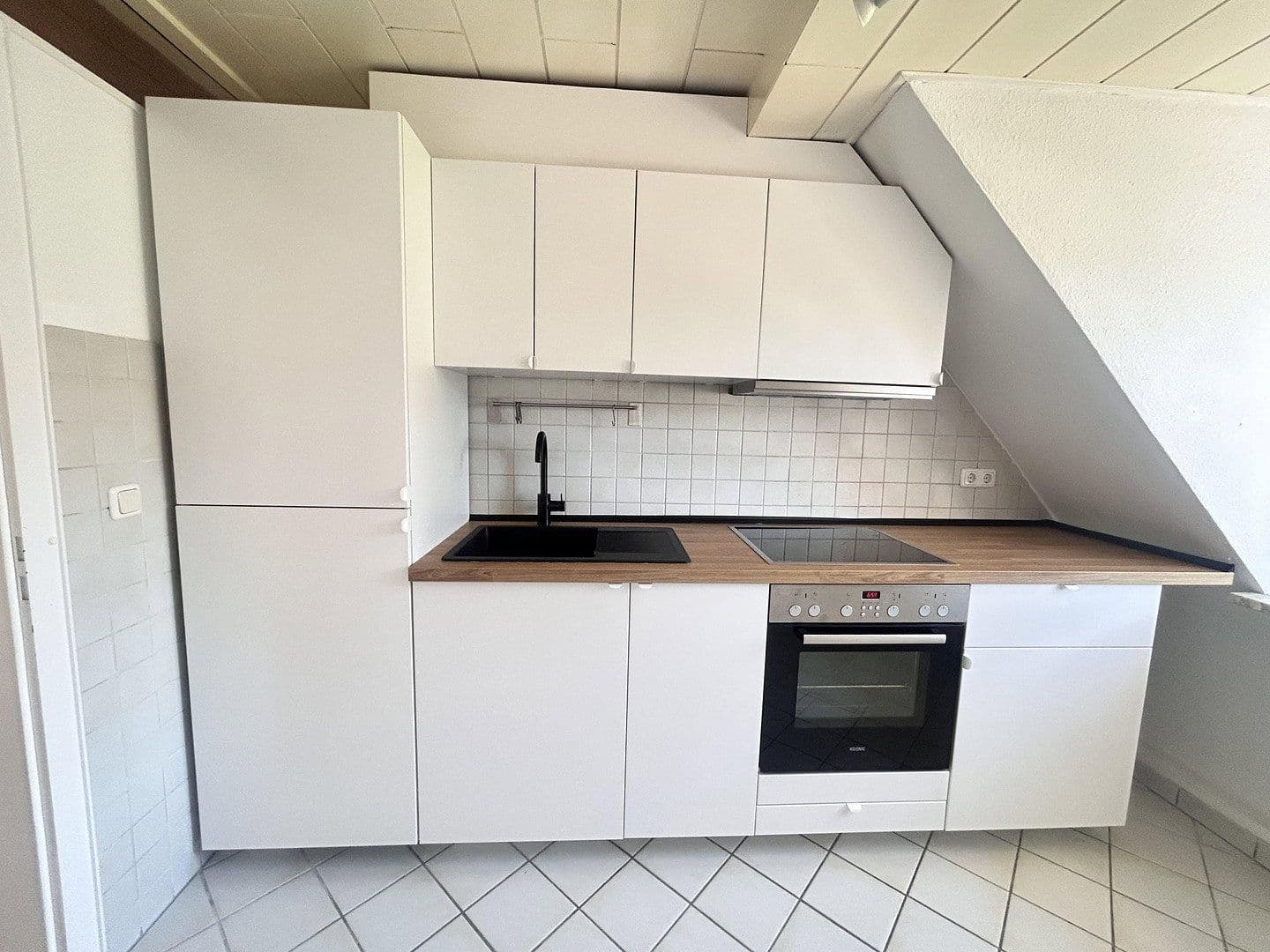 Prenájom bytu 2-izbový 90 m², Lutherstraße 8, Osnabrück, Dolné Sasko Prenájom bytu 2-izbový 90 m², Lutherstraße 8, Osnabrück, Dolné Sasko