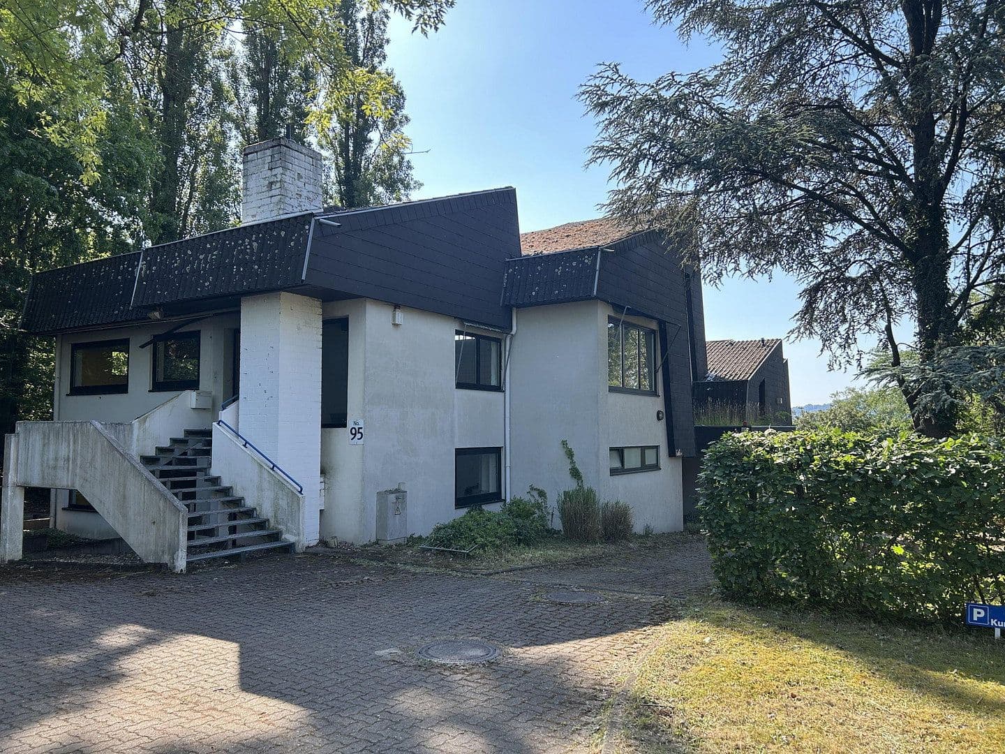 Predaj domu 245 m², pozemek 2.660 m², Aschaffenburg, Bavorsko Predaj domu 245 m², pozemek 2.660 m², Aschaffenburg, Bavorsko