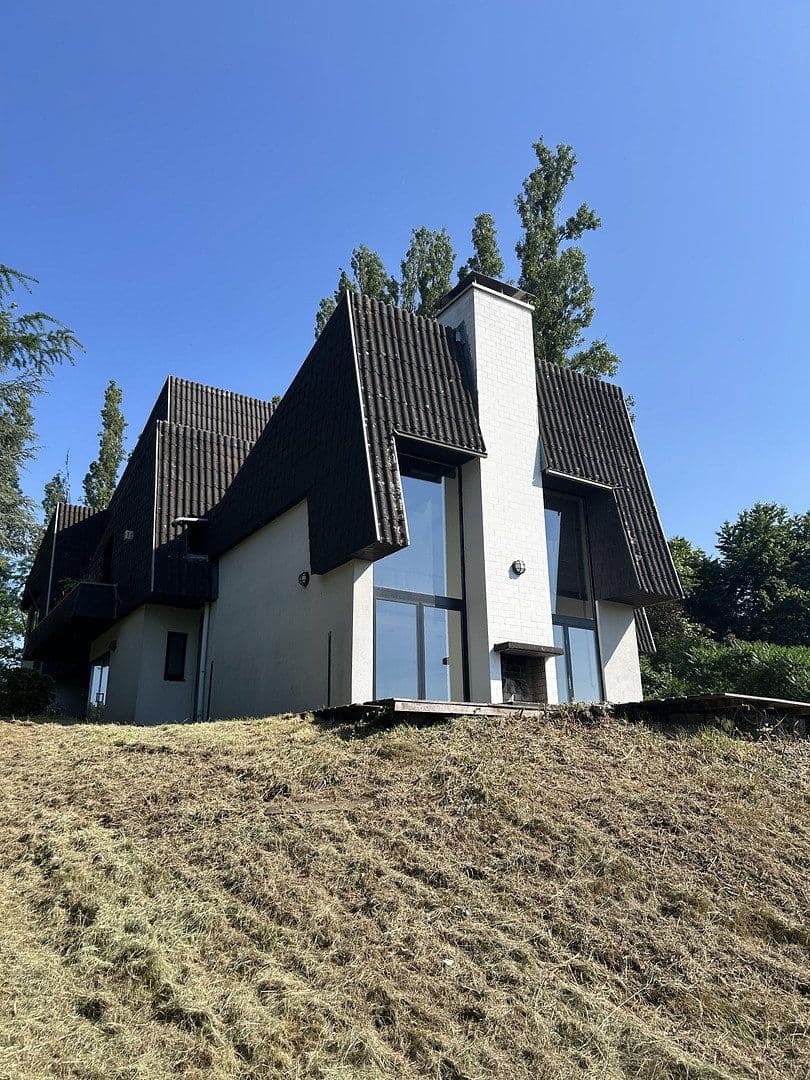 Predaj domu 245 m², pozemek 2.660 m², Aschaffenburg, Bavorsko Predaj domu 245 m², pozemek 2.660 m², Aschaffenburg, Bavorsko
