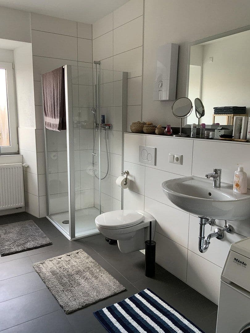 Prenájom bytu 2-izbový 65 m², Alte Chausssee 111, Kruft, Porýnie-Falcko Prenájom bytu 2-izbový 65 m², Alte Chausssee 111, Kruft, Porýnie-Falcko