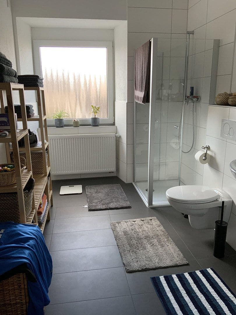 Prenájom bytu 2-izbový 65 m², Alte Chausssee 111, Kruft, Porýnie-Falcko Prenájom bytu 2-izbový 65 m², Alte Chausssee 111, Kruft, Porýnie-Falcko