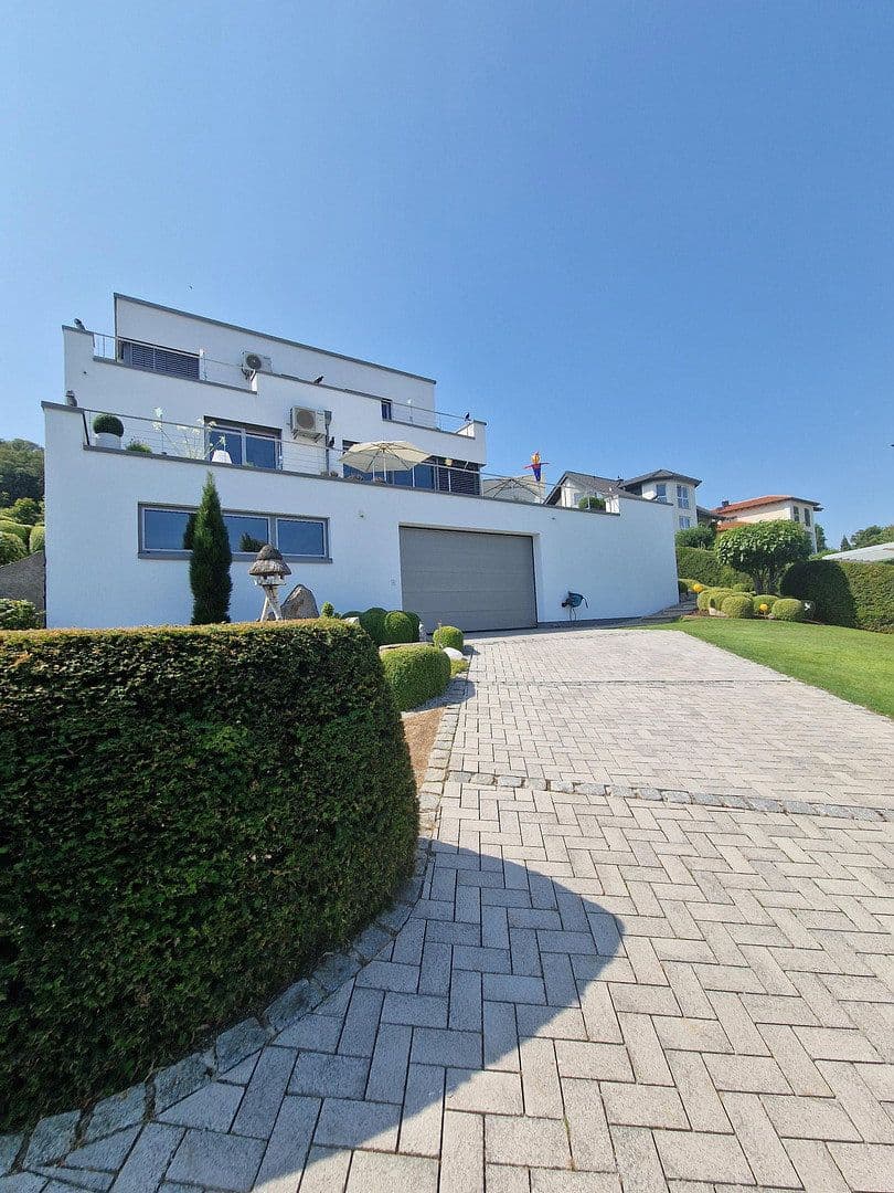 Predaj domu 369 m², pozemek 1.221 m², Bingen am Rhein, Porýnie-Falcko Predaj domu 369 m², pozemek 1.221 m², Bingen am Rhein, Porýnie-Falcko