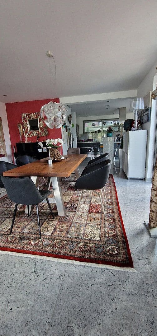 Predaj domu 369 m², pozemek 1.221 m², Bingen am Rhein, Porýnie-Falcko Predaj domu 369 m², pozemek 1.221 m², Bingen am Rhein, Porýnie-Falcko