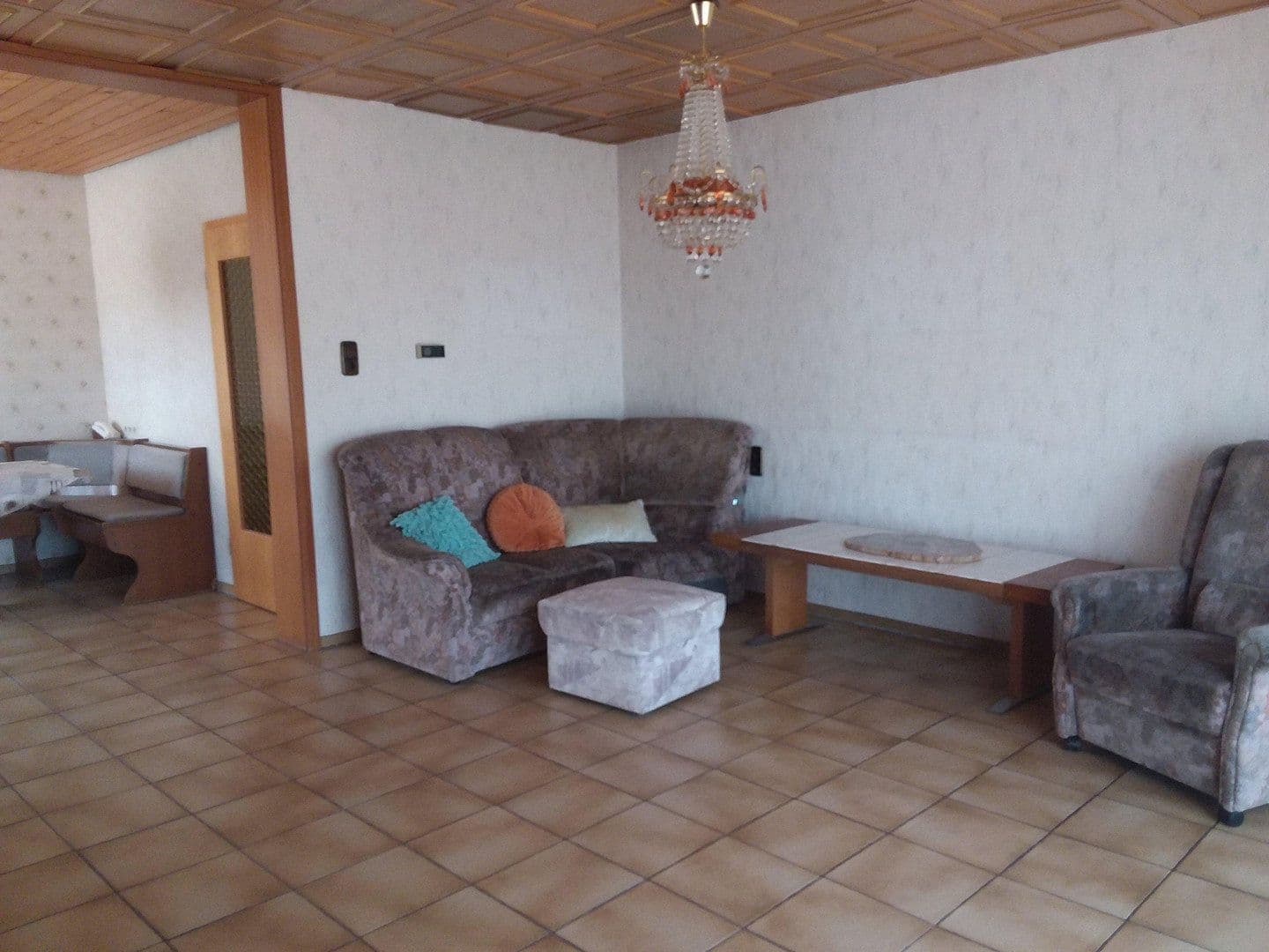 Predaj domu 144 m², pozemek 1.472 m², Kreßberg, Bádensko-Wurttembersko Predaj domu 144 m², pozemek 1.472 m², Kreßberg, Bádensko-Wurttembersko